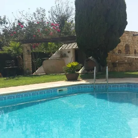 Modern With Garden And Pool
