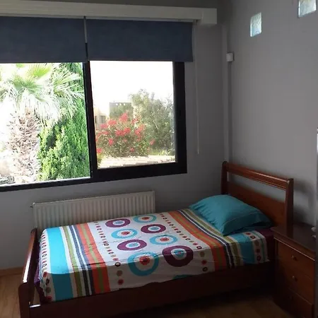Vilă Modern With Garden And Pool *